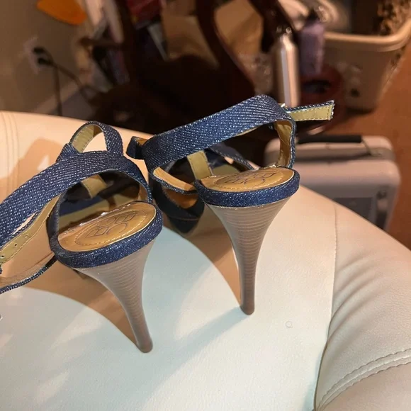 Size 7B BCBG denim plate form stiletto heels - Picture 4 of 10